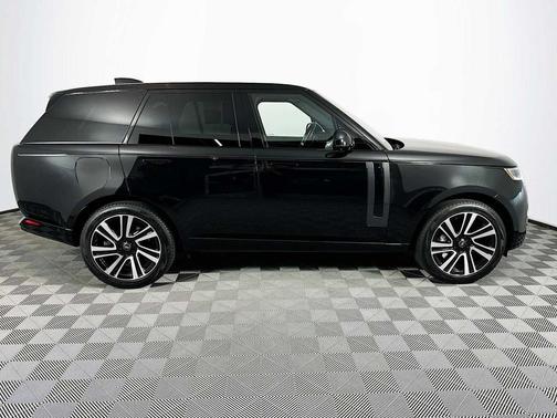 2023 Land Rover Range Rover P530 SE