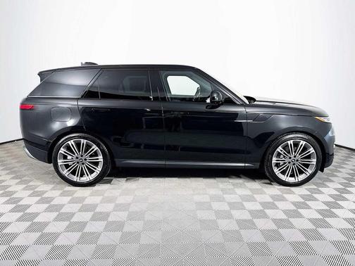 2025 Land Rover Range Rover Sport SE