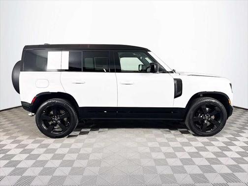 2025 Land Rover Defender 110 V8