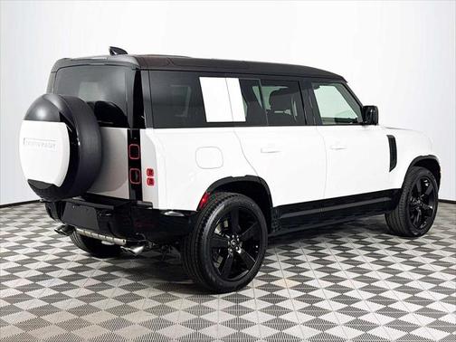 2025 Land Rover Defender 110 V8