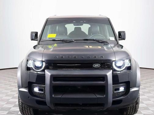 2023 Land Rover Defender 130 SE
