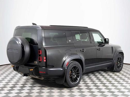 2023 Land Rover Defender 130 SE