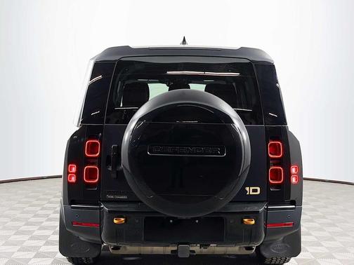 2023 Land Rover Defender 130 SE