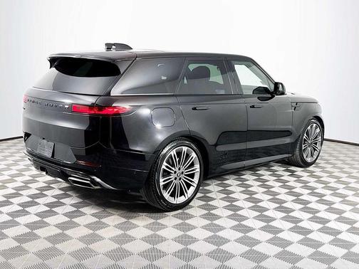 2024 Land Rover Range Rover Sport SE