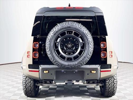 2025 Land Rover Defender P635 OCTA