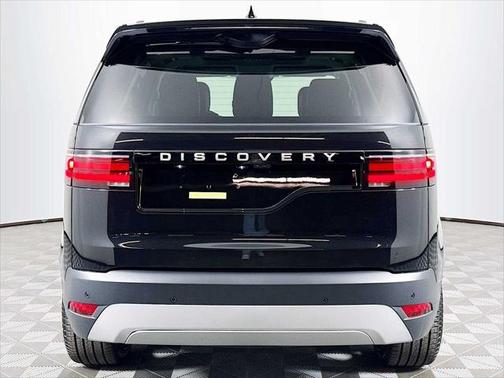 2025 Land Rover Discovery P300 S