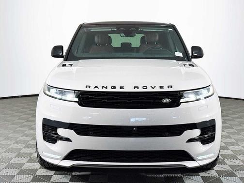 2024 Land Rover Range Rover Sport SE