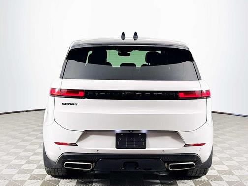 2024 Land Rover Range Rover Sport SE