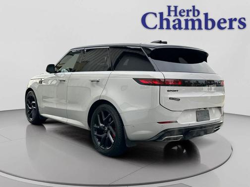 2024 Land Rover Range Rover Sport SE