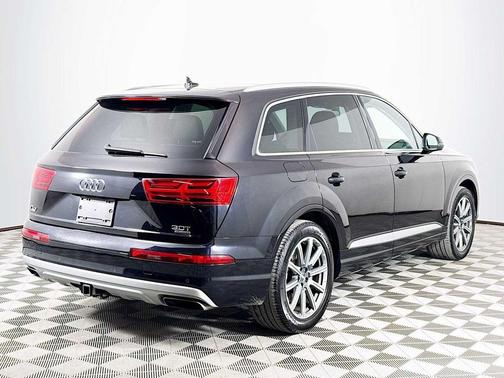Orca Black 2018 Audi Q7 3.0T Premium Plus
