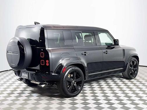 2025 Land Rover Defender 110 V8