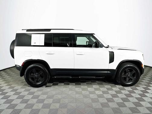 2022 Land Rover Defender 110 Standard