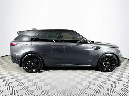 2025 Land Rover Range Rover Sport SE