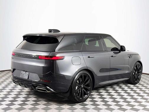 2025 Land Rover Range Rover Sport SE