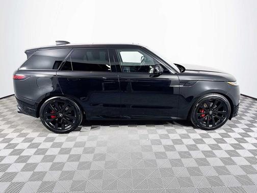 2025 Land Rover Range Rover Sport SE