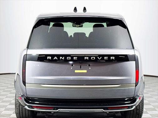 2025 Land Rover Range Rover P530 SE 7 Seat