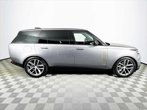 2025 Land Rover Range Rover P530 SE 7 Seat