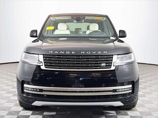 2025 Land Rover Range Rover P550e SE