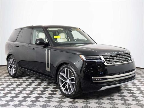 2025 Land Rover Range Rover P550e SE