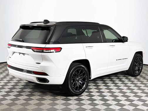 2025 Jeep Grand Cherokee Summit