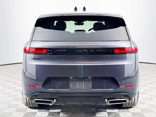 2026 Land Rover Range Rover Sport SE