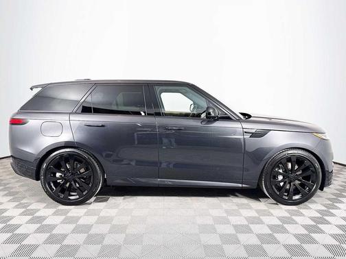 2026 Land Rover Range Rover Sport SE