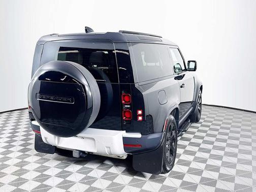 2025 Land Rover Defender 90 P300 S