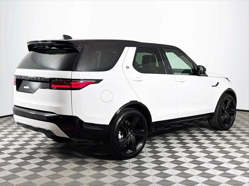2025 Land Rover Discovery P360 Dynamic SE