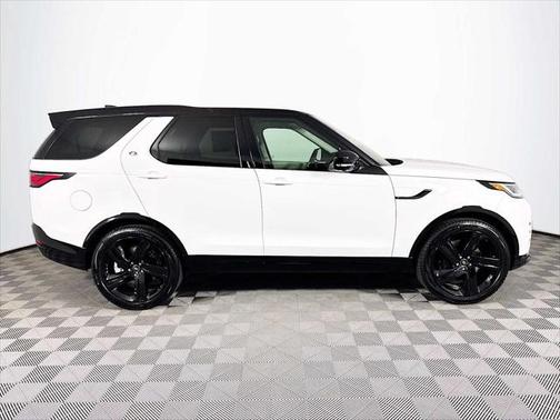 2025 Land Rover Discovery P360 Dynamic SE