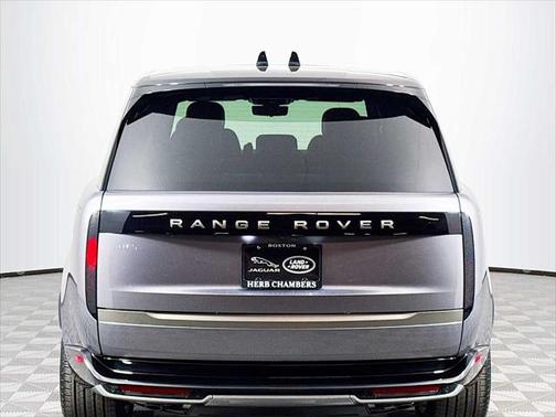 2025 Land Rover Range Rover P530 SE 7 Seat