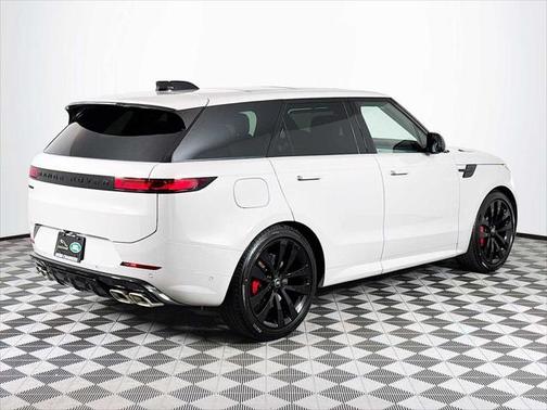 2025 Land Rover Range Rover Sport SE