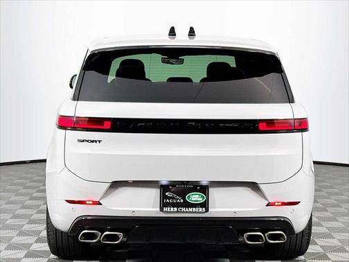 2025 Land Rover Range Rover Sport SE