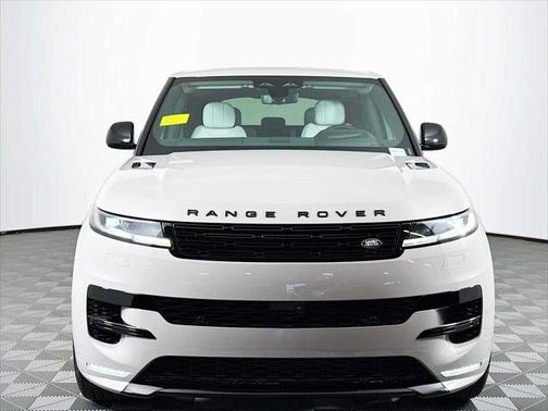 2025 Land Rover Range Rover Sport SE