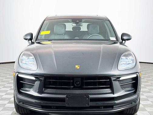 2025 Porsche Macan T