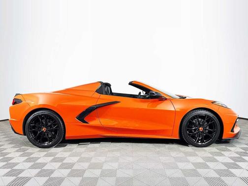 Sebring Orange Tintcoat 2025 Chevrolet Corvette Stingray w/1LT