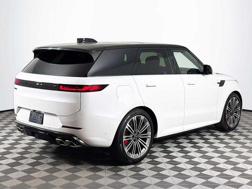 2025 Land Rover Range Rover Sport SE