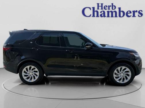 Santorini Black Metallic 2025 Land Rover Discovery P300 S