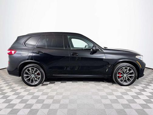 Black Sapphire Metallic 2023 BMW X5 M50i
