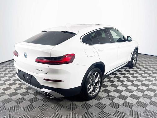 2022 BMW X4 xDrive30i