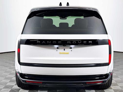 2025 Land Rover Range Rover P400 SE