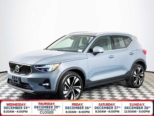 2023 Volvo XC40 B4 Plus Bright Theme