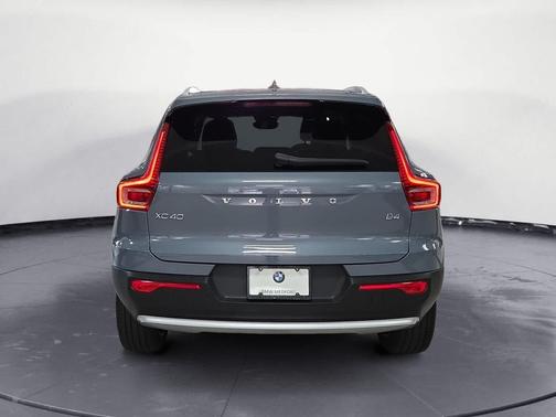 2023 Volvo XC40 B4 FWD Plus Bright