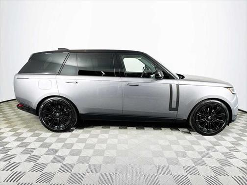 2025 Land Rover Range Rover P530 SE 7 Seat