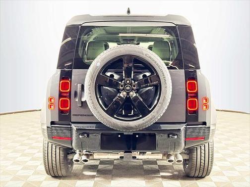 2025 Land Rover Defender 110 P500 X-Dynamic SE