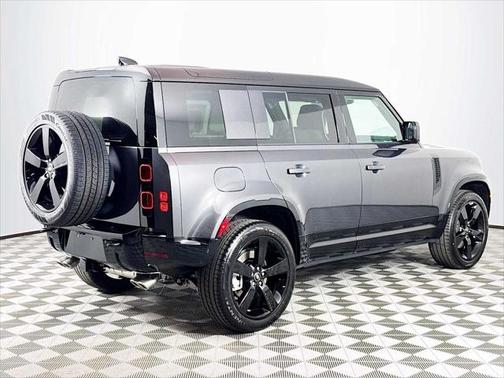 2025 Land Rover Defender 110 P500 X-Dynamic SE