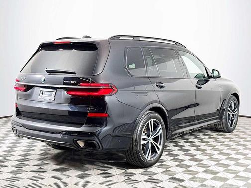 Black Sapphire 2024 BMW X7 xDrive40i