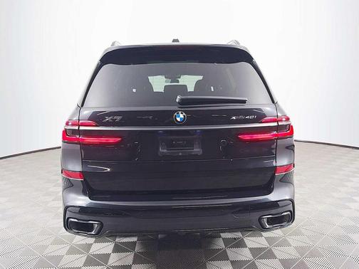 Black Sapphire 2024 BMW X7 xDrive40i