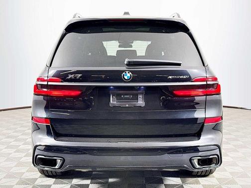 Black Sapphire 2024 BMW X7 xDrive40i