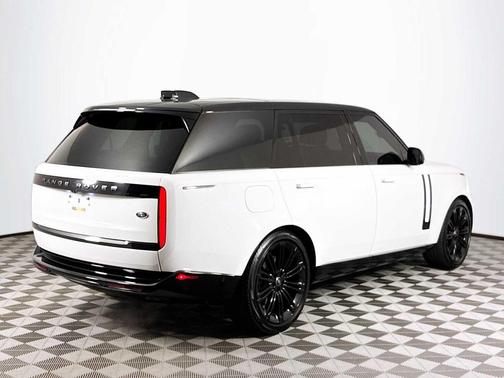 2023 Land Rover Range Rover P530 SE