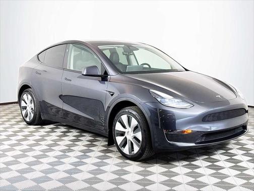 2024 Tesla Model Y RWD